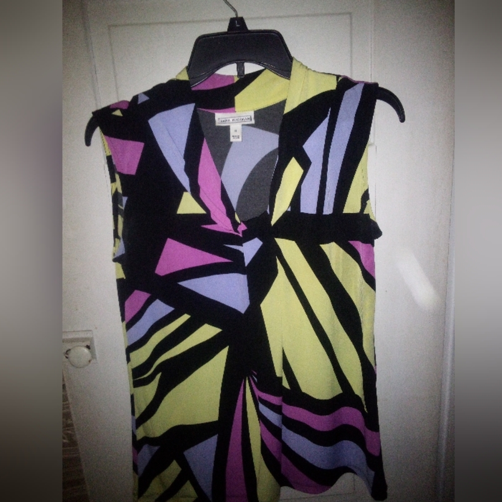 Dana Buchman V-Neck Top